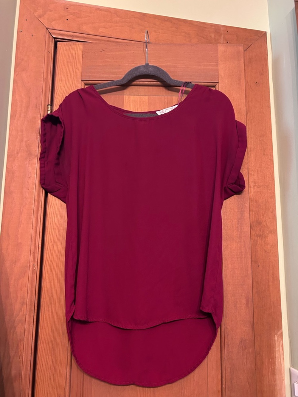 Pink Rose Short Sleeve Blouse in Burgundy